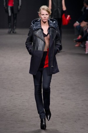 C'N'C コスチューム ナショナル(C'N'C CoSTUME NATIONAL) 2011-12年秋冬ウィメンズ&メンズコレクション  - 写真11