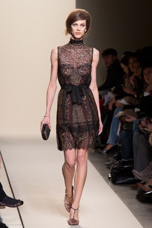 シンプルさと職人技を融合させたボッテガ・ヴェネタ(BOTTEGA VENETA) 2011-12年秋冬コレクション｜写真39