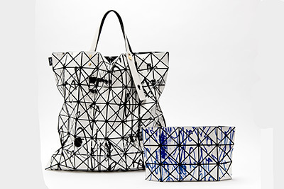 BAO BAO ISSEY MIYAKEよりカーティス・クリグとの共作によるトート＆クラッチ発売