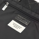 BAO BAO ISSEY MIYAKEよりカーティス・クリグとの共作によるトート＆クラッチ発売｜写真2