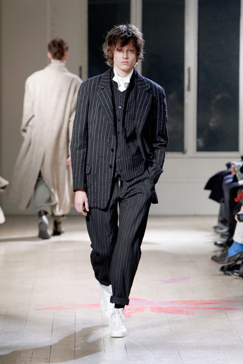 ヨウジヤマモト(Yohji Yamamoto) 2011-12年秋冬メンズコレクション  - 写真9