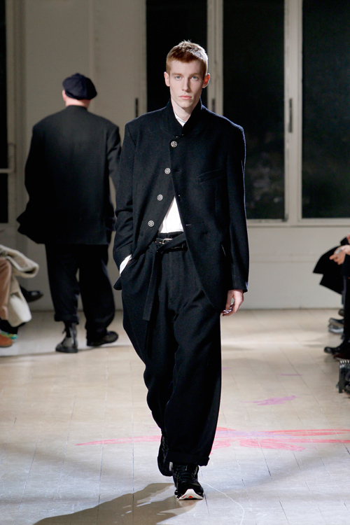 ヨウジヤマモト(Yohji Yamamoto) 2011-12年秋冬メンズコレクション  - 写真35