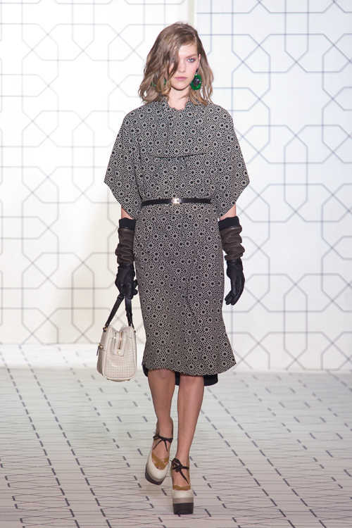 マルニ(MARNI) 2011-12年秋冬ウィメンズコレクション シルエット - 写真3