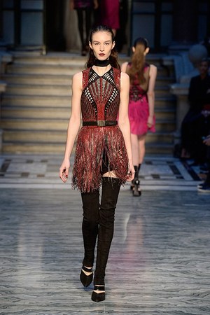 ジュリアン マクドナルド(Julien Macdonald) 2015-16年秋冬ウィメンズコレクション  - 写真13