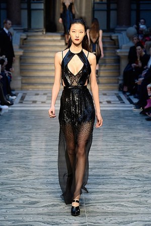 ジュリアン マクドナルド(Julien Macdonald) 2015-16年秋冬ウィメンズコレクション  - 写真21