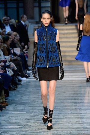 ジュリアン マクドナルド(Julien Macdonald) 2015-16年秋冬ウィメンズコレクション  - 写真25