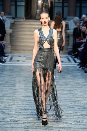 ジュリアン マクドナルド(Julien Macdonald) 2015-16年秋冬ウィメンズコレクション  - 写真36