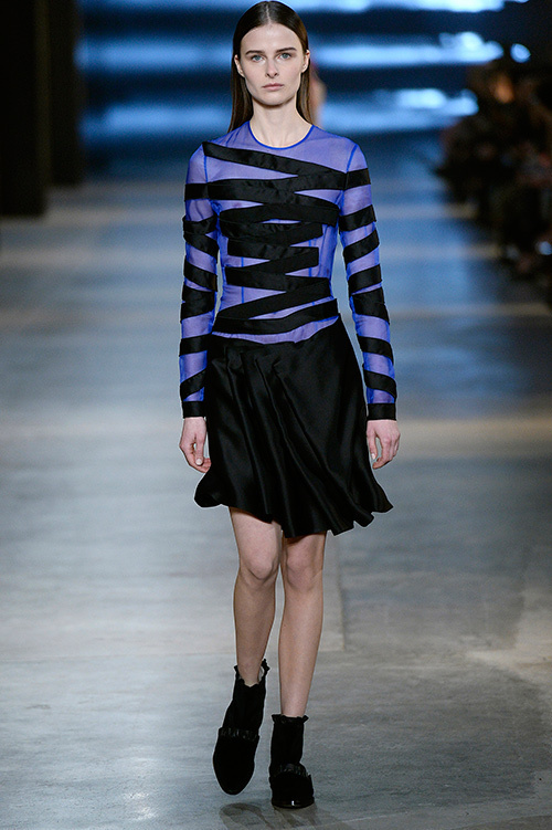 クリストファー ケイン(Christopher Kane) 2015-16年秋冬ウィメンズコレクション  - 写真21