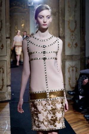 ユニークでシックなスタイルを提案 アキラーノ リモンディ  2011-2012年秋冬コレクション｜写真11