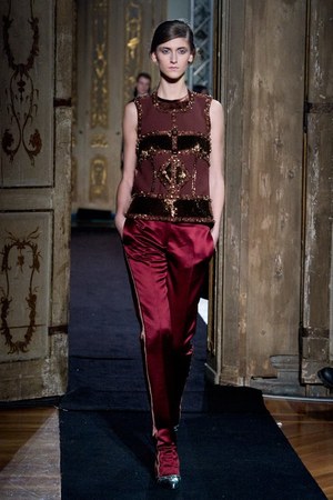 ユニークでシックなスタイルを提案 アキラーノ リモンディ  2011-2012年秋冬コレクション｜写真31