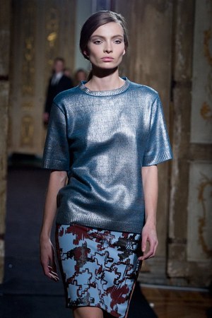 ユニークでシックなスタイルを提案 アキラーノ リモンディ  2011-2012年秋冬コレクション｜写真41