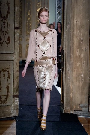 ユニークでシックなスタイルを提案 アキラーノ リモンディ  2011-2012年秋冬コレクション｜写真47