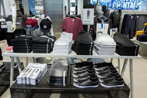 H M日本初のメンズストアが 大阪 心斎橋にオープン H M Ebisubashi Men S ファッションプレス