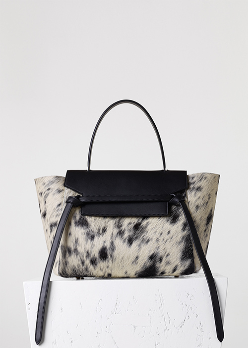 セリーヌの「ベルトバッグ」に、鮮やかなミントカラーやゴートスキンなど新色＆新素材が登場 | 写真