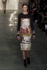 ラグジュアリーな美術品が美しいドレスに メアリー カトランズ(Mary Katrantzou)、2011年秋冬コレクション｜写真18