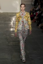 ラグジュアリーな美術品が美しいドレスに メアリー カトランズ(Mary Katrantzou)、2011年秋冬コレクション｜写真24