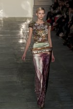 ラグジュアリーな美術品が美しいドレスに メアリー カトランズ(Mary Katrantzou)、2011年秋冬コレクション｜写真32