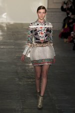 ラグジュアリーな美術品が美しいドレスに メアリー カトランズ(Mary Katrantzou)、2011年秋冬コレクション｜写真5
