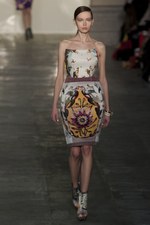 ラグジュアリーな美術品が美しいドレスに メアリー カトランズ(Mary Katrantzou)、2011年秋冬コレクション｜写真9