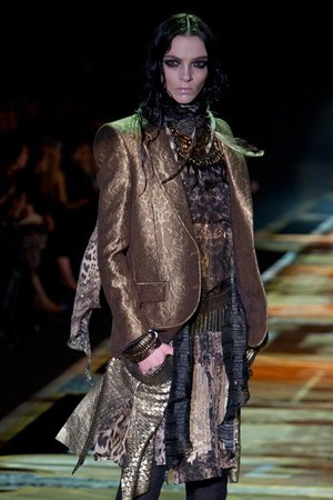 ロベルト カヴァリ(roberto cavalli)の2011年秋冬コレクション - フューチャリスティックで官能的な世界｜写真2