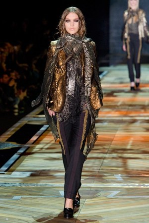 ロベルト カヴァリ(roberto cavalli)の2011年秋冬コレクション - フューチャリスティックで官能的な世界｜写真5