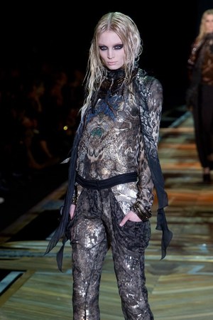 ロベルト カヴァリ(roberto cavalli)の2011年秋冬コレクション - フューチャリスティックで官能的な世界｜写真10