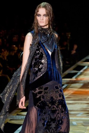 ロベルト カヴァリ(roberto cavalli)の2011年秋冬コレクション - フューチャリスティックで官能的な世界｜写真18