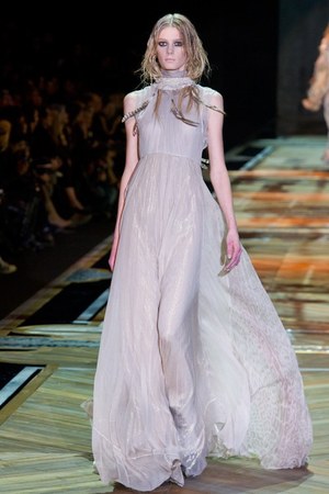 ロベルト カヴァリ(roberto cavalli)の2011年秋冬コレクション - フューチャリスティックで官能的な世界｜写真30