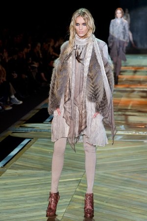 ロベルト カヴァリ(roberto cavalli)の2011年秋冬コレクション - フューチャリスティックで官能的な世界｜写真34
