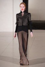 7シーズンぶりにロンドンにカムバック　Temperley London(テンパリー ロンドン) 2011-12年秋冬コレクション｜写真8