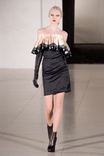 7シーズンぶりにロンドンにカムバック　Temperley London(テンパリー ロンドン) 2011-12年秋冬コレクション｜写真9