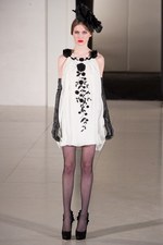 7シーズンぶりにロンドンにカムバック　Temperley London(テンパリー ロンドン) 2011-12年秋冬コレクション｜写真21