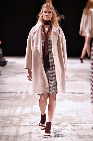 バウム ウンド ヘルガーテン(BAUM UND PFERDGARTEN) 2015-16年秋冬ウィメンズコレクション  - 写真20