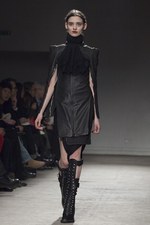 ヴィクトリアンとロックのハイブリッド、ニコラ アンドレア タラリス(Nicolas Andreas Taralis)の2011-12年秋冬コレクション｜写真10