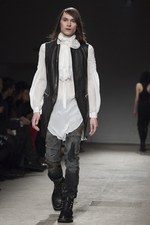 ヴィクトリアンとロックのハイブリッド、ニコラ アンドレア タラリス(Nicolas Andreas Taralis)の2011-12年秋冬コレクション｜写真14