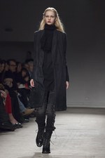 ヴィクトリアンとロックのハイブリッド、ニコラ アンドレア タラリス(Nicolas Andreas Taralis)の2011-12年秋冬コレクション｜写真2