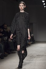 ヴィクトリアンとロックのハイブリッド、ニコラ アンドレア タラリス(Nicolas Andreas Taralis)の2011-12年秋冬コレクション｜写真35