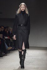 ヴィクトリアンとロックのハイブリッド、ニコラ アンドレア タラリス(Nicolas Andreas Taralis)の2011-12年秋冬コレクション｜写真4