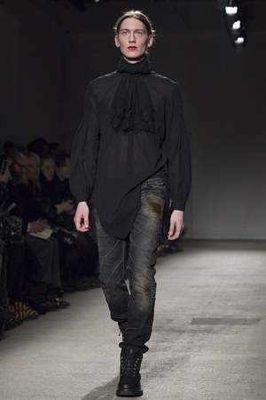 ヴィクトリアンとロックのハイブリッド、ニコラ アンドレア タラリス(Nicolas Andreas Taralis)の2011-12年秋冬コレクション｜写真12