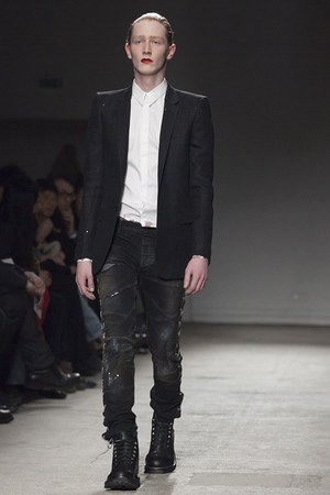 ヴィクトリアンとロックのハイブリッド、ニコラ アンドレア タラリス(Nicolas Andreas Taralis)の2011-12年秋冬コレクション｜写真5