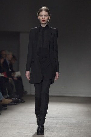 ヴィクトリアンとロックのハイブリッド、ニコラ アンドレア タラリス(Nicolas Andreas Taralis)の2011-12年秋冬コレクション｜写真8