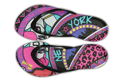 ビーチサンダル｜セックス・アンド・ザ・シティ仕様のクロックス！？衣装デザイナーとのビビッドなコラボモデル3型が登場