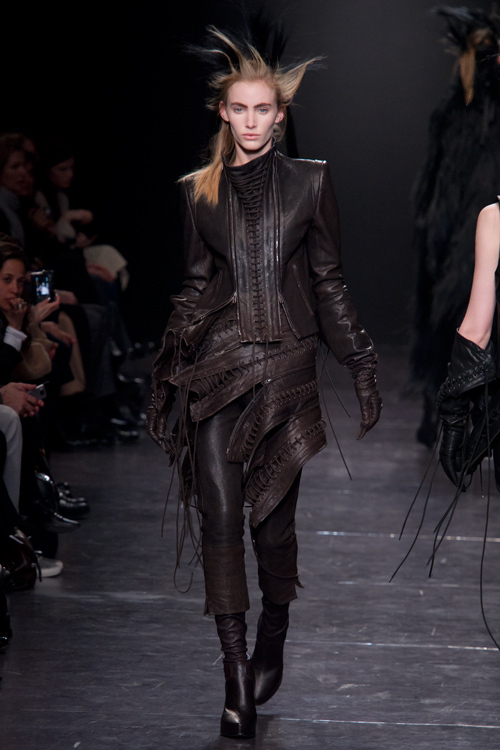 アン ドゥムルメステール(ANN DEMEULEMEESTER) 2011-12年秋冬ウィメンズコレクション シルエット - 写真17