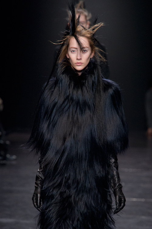 アン ドゥムルメステール(ANN DEMEULEMEESTER) 2011-12年秋冬ウィメンズコレクション  - 写真34