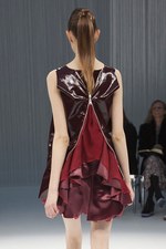 パリで初めてモデルを用いたプレゼンテーションを行ったsacai(サカイ)の2011-12年秋冬コレクション｜写真10