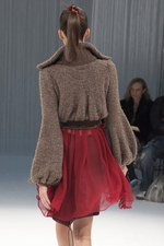 パリで初めてモデルを用いたプレゼンテーションを行ったsacai(サカイ)の2011-12年秋冬コレクション｜写真14