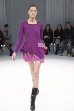 パリで初めてモデルを用いたプレゼンテーションを行ったsacai(サカイ)の2011-12年秋冬コレクション｜写真23