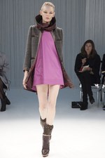 パリで初めてモデルを用いたプレゼンテーションを行ったsacai(サカイ)の2011-12年秋冬コレクション｜写真24