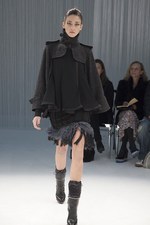 パリで初めてモデルを用いたプレゼンテーションを行ったsacai(サカイ)の2011-12年秋冬コレクション｜写真38