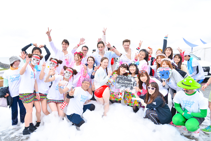 泡まみれで走るランイベント「バブルラン 2015」沖縄で初開催｜写真7